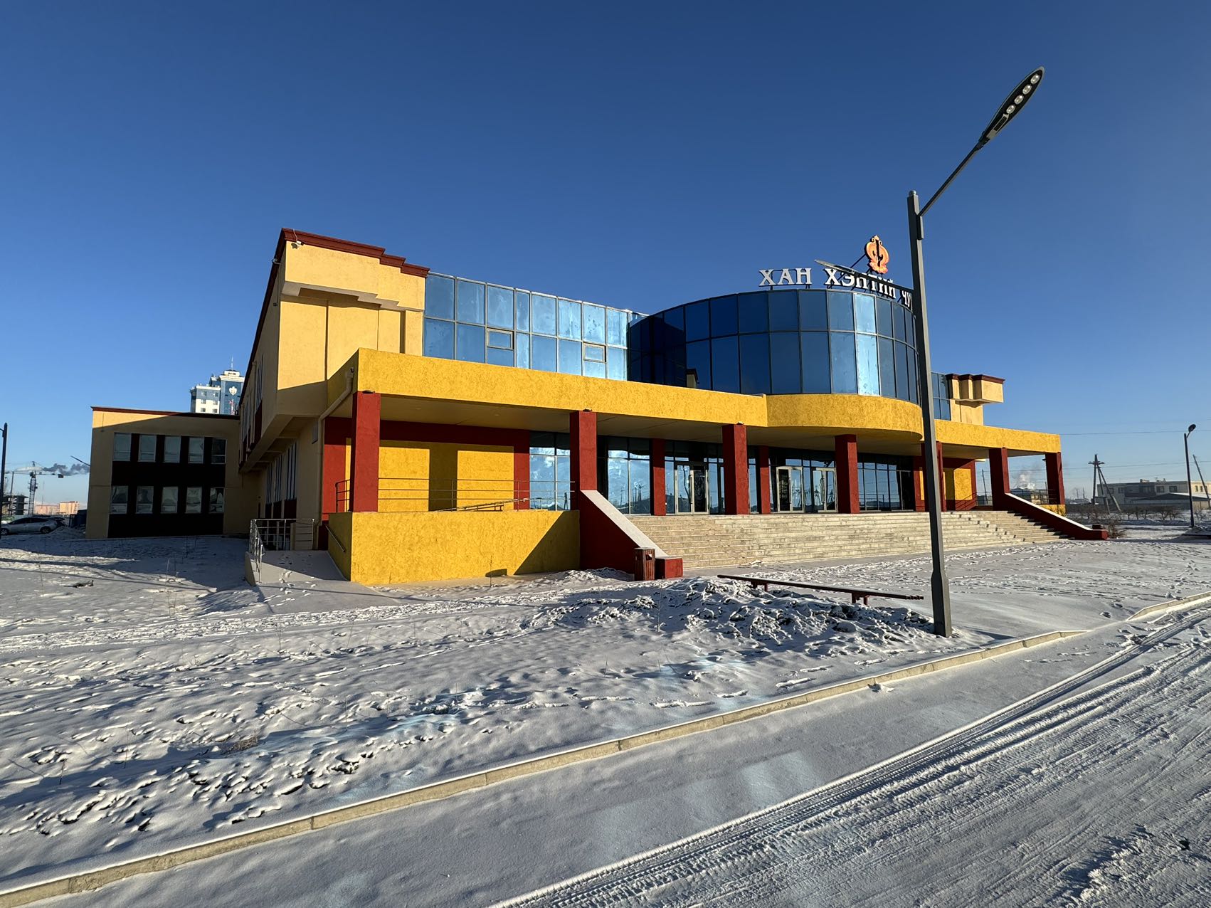 蒙古國(guó)-肯特會(huì)議中心劇院——舞臺(tái)機(jī)械、燈光、音響、LED屏